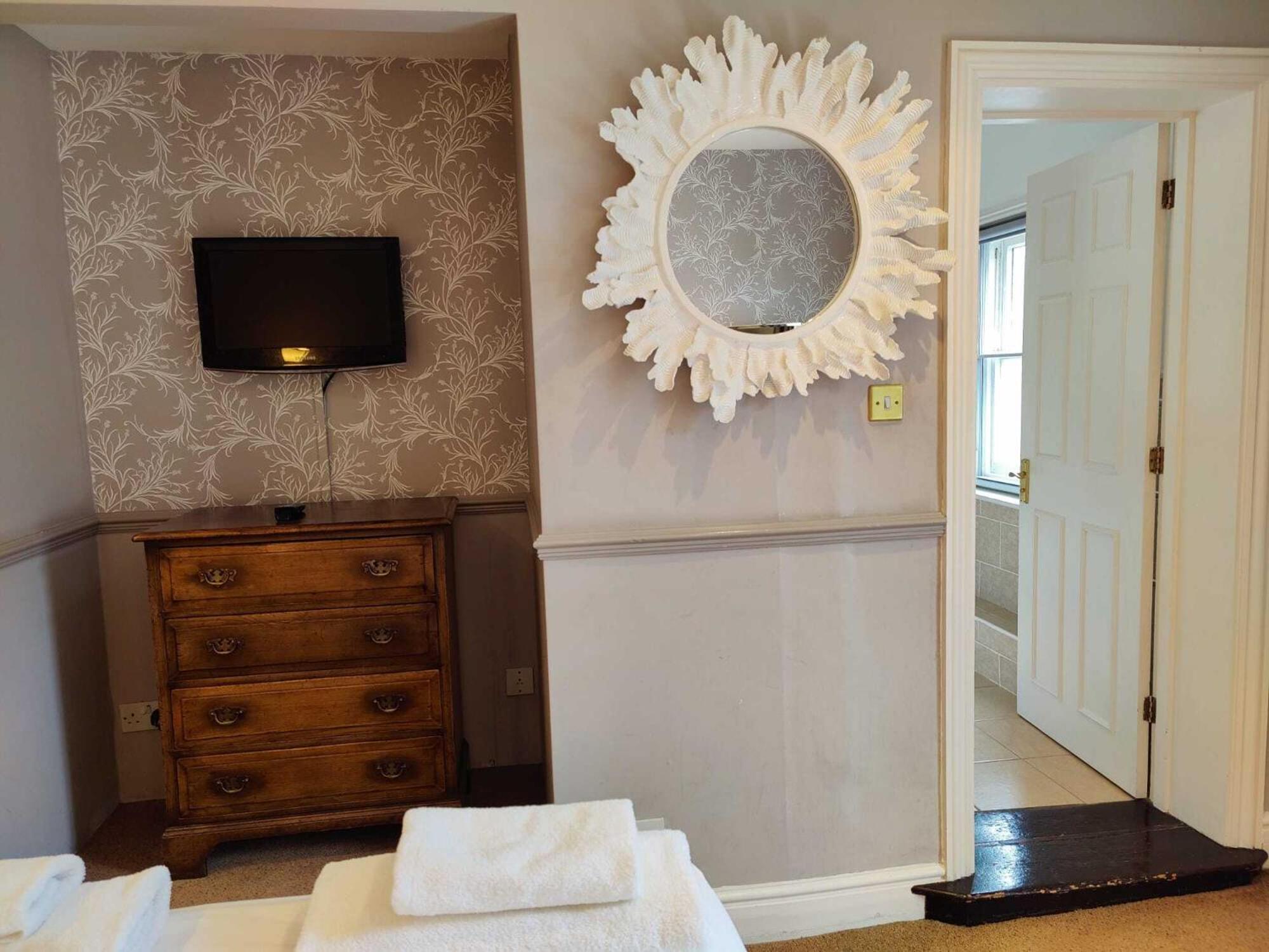 The Crown Hotel Framlingham Room photo
